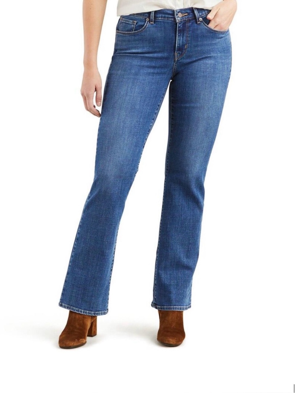 Levi's Women's bootcut Jeans in Medium Blue Denim